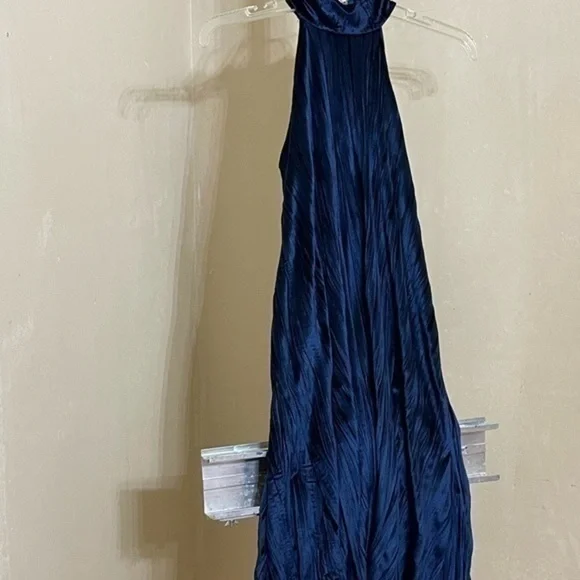MISSGUIDED NAVY SLEEVELESS VELVET PLEATED SWING DRESS SZ 4 - Picture 2 of 8